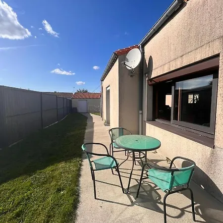 בית נופש Maison Adaptee Pmr A Les Herbiers, 10min Du Puy Du Fou