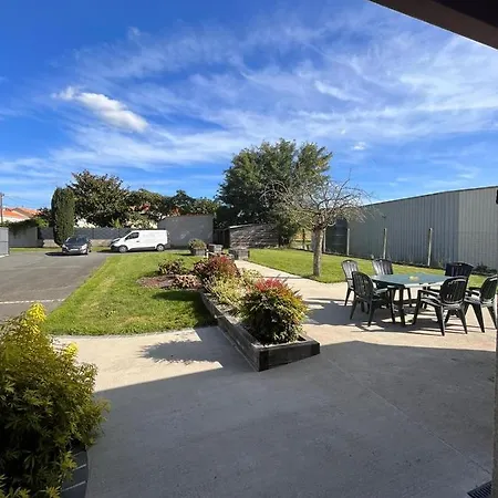 בית נופש Maison Adaptee Pmr A Les Herbiers, 10min Du Puy Du Fou לז הרבייה