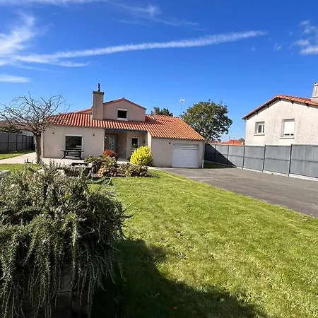 Holiday home Maison Adaptee Pmr A Les Herbiers, 10min Du Puy Du Fou Les Herbiers