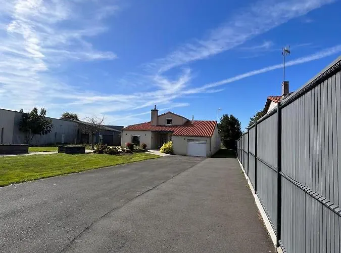 Maison Adaptee Pmr A Les Herbiers, 10min Du Puy Du Fou Tatil Evi Les Herbiers